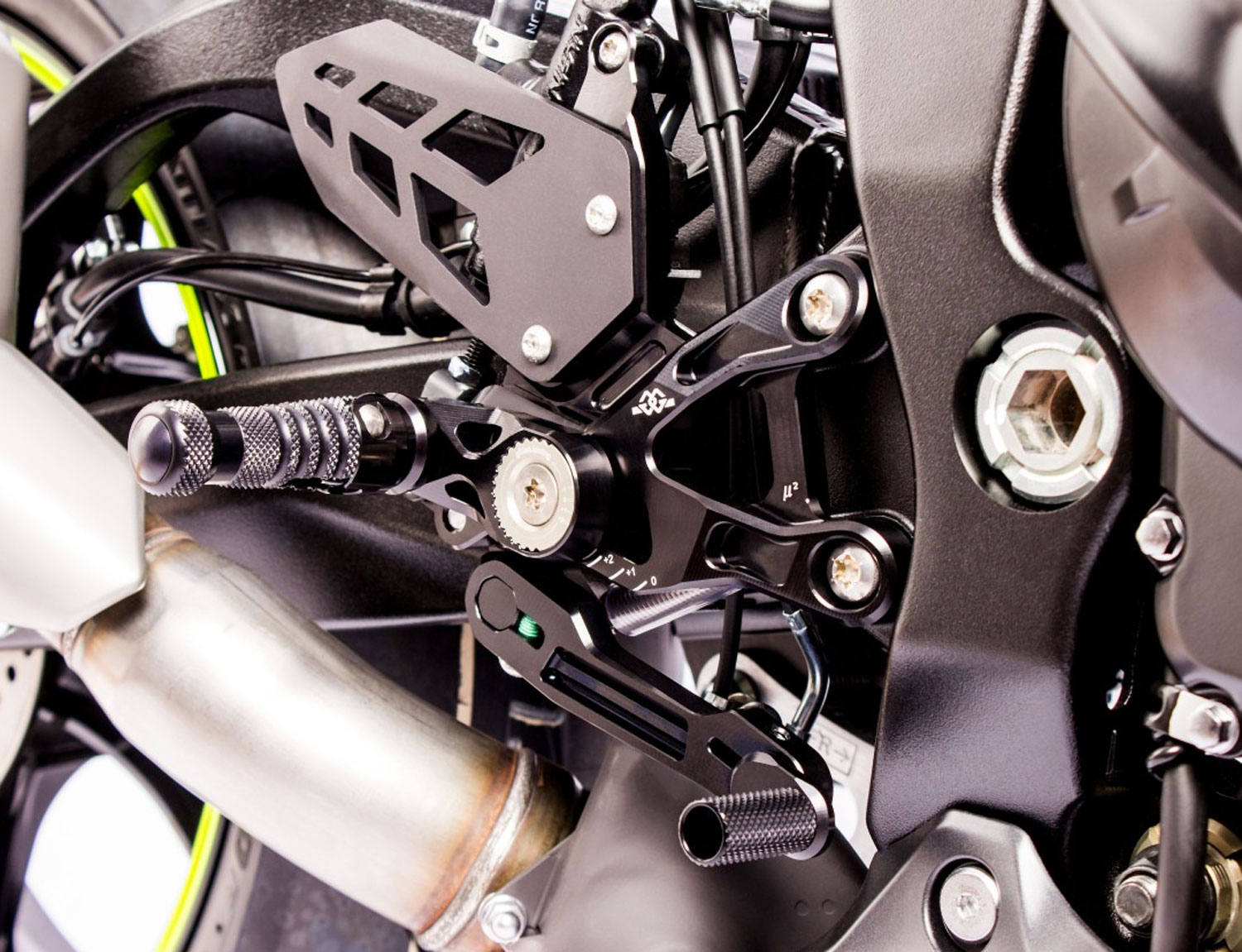 Sistema di pedane MUE2-S01 per Suzuki GSX-R1000 (2017-2026)
