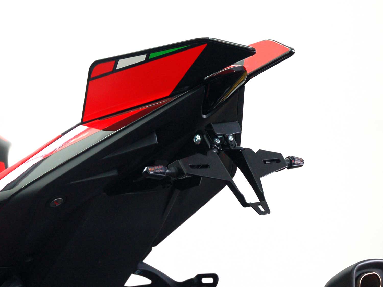 Portatarga IQ1 per Aprilia RSV4 | Tuono V4 (2025-2026) Portatarga IQ1 per Aprilia RSV4 | Tuono V4 (2025-2026) per indicatori di direzione originali