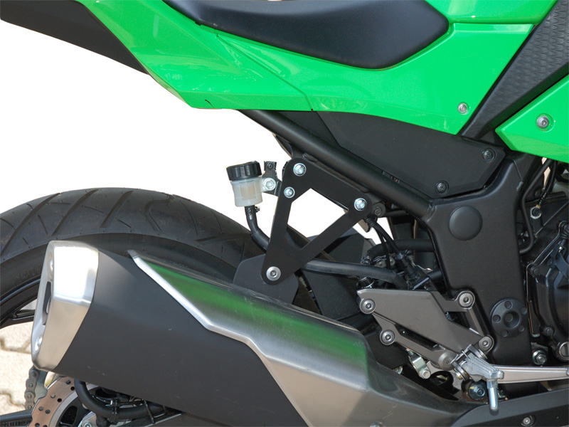 Supporto di scarico per Kawasaki Ninja 300 R (2013-2017) Supporto di scarico per Kawasaki Ninja 300 R (2013-2017)