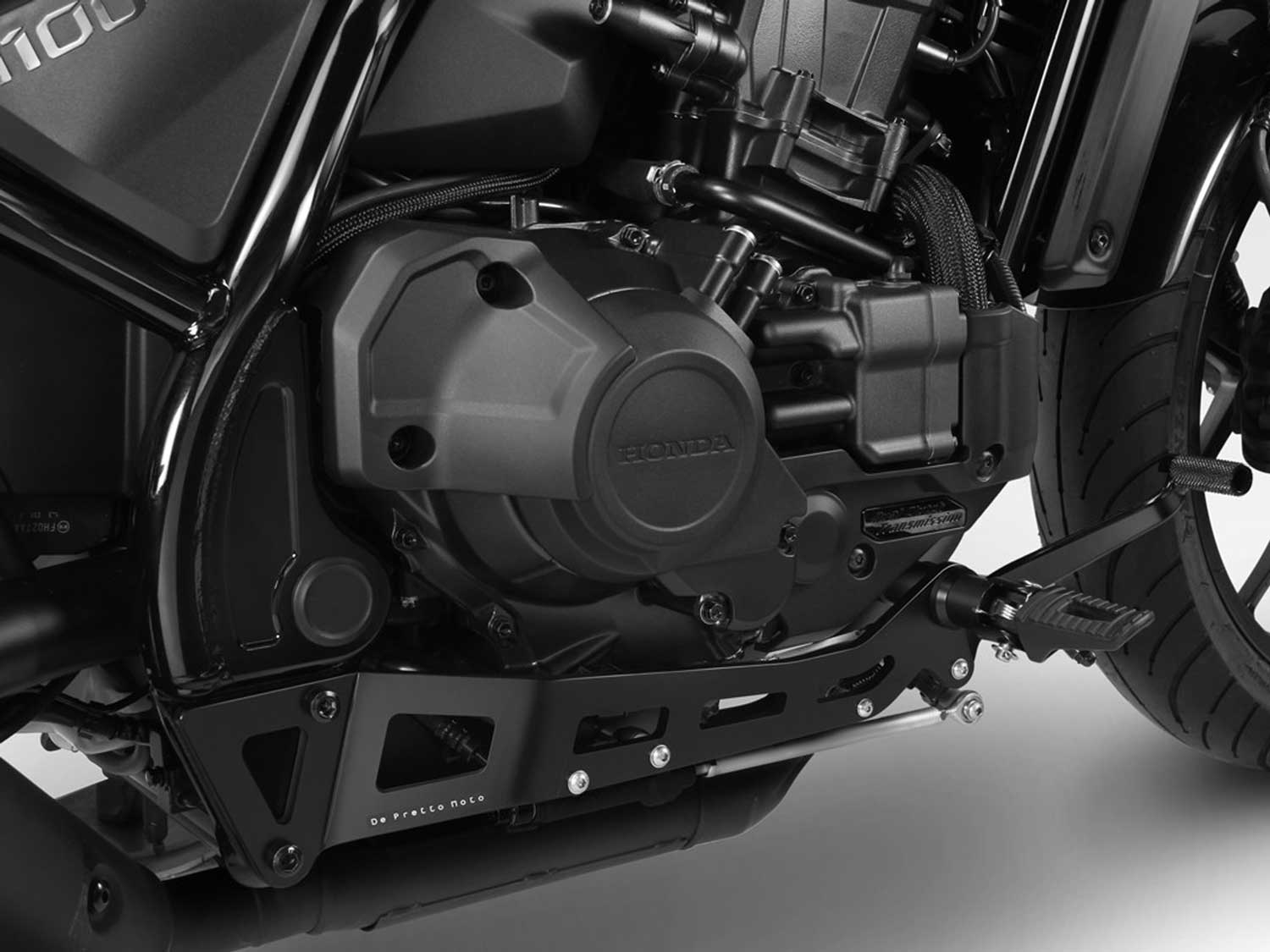 Kit di riposizionamento delle pedane per Honda CMX 1100 Rebel (2021-2024) Kit di riposizionamento pedane per Honda CMX 1100 Rebel (2025-2026) per cambio automatico DCT