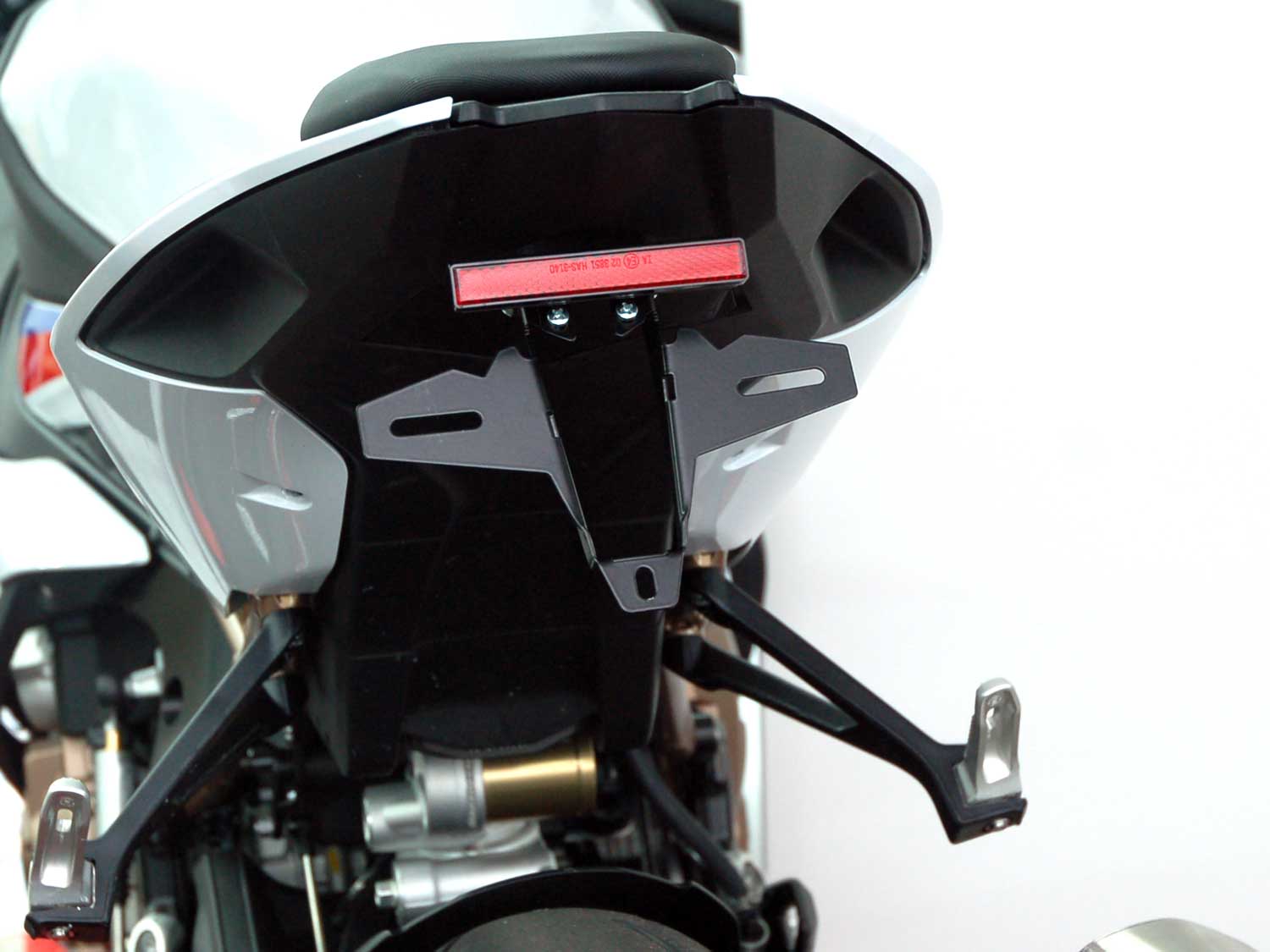 Portatarga IQ4 per BMW S1000R | M1000R (2021-2026) per indicatori di direzione originali