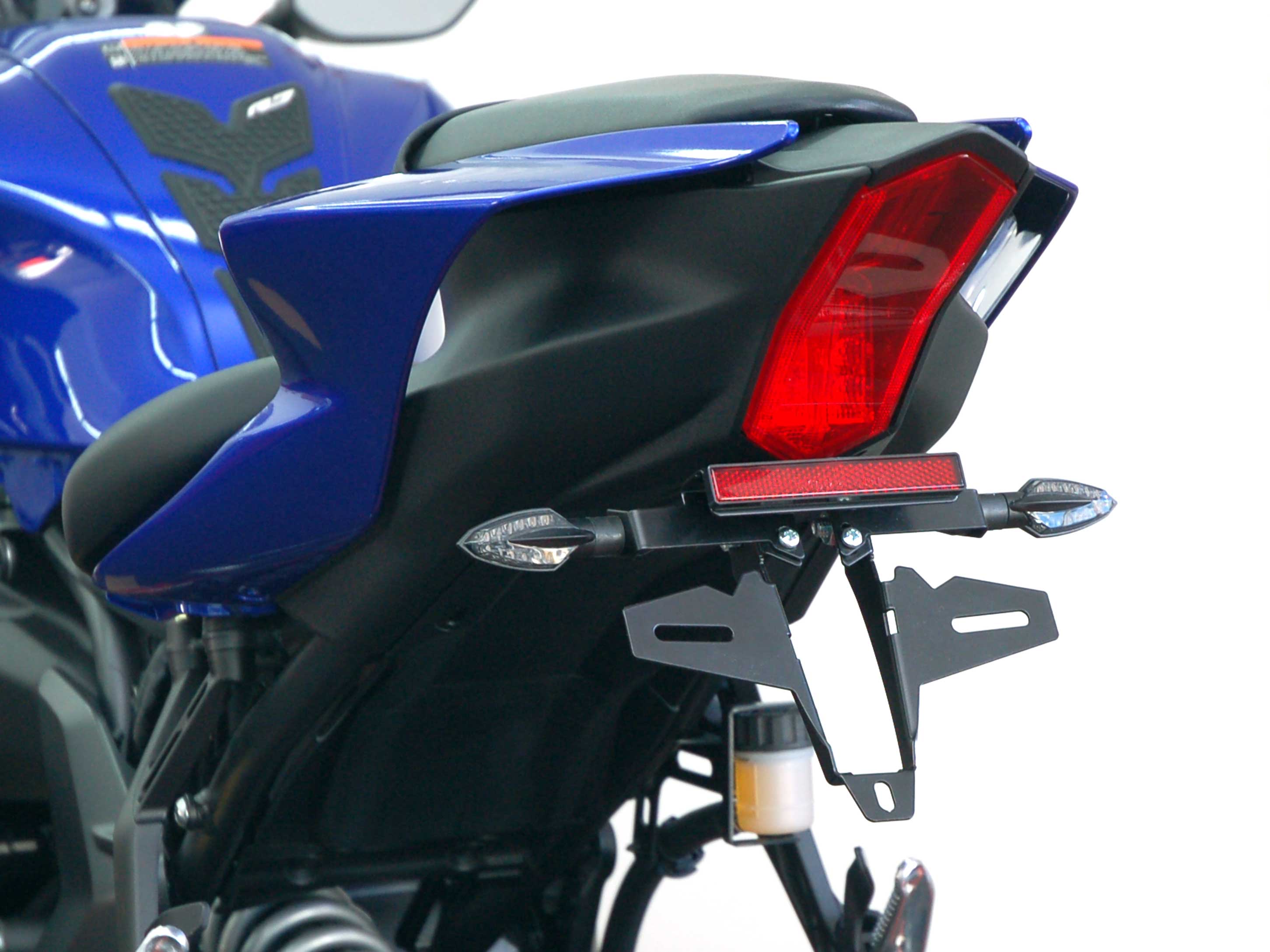 Portatarga IQ5 per Yamaha R7 (2026-2027) per indicatori di direzione accessori