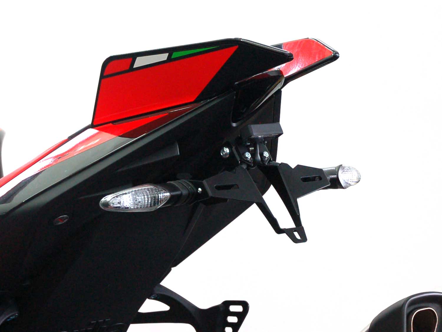 Portatarga IQ9 per Aprilia RSV4 | Tuono V4 (2025-2026) Portatarga IQ9 per Aprilia RSV4 | Tuono V4 (2025-2026) per indicatori di direzione originali