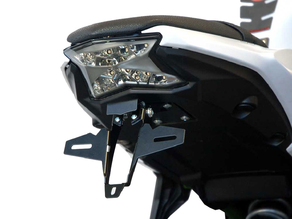 Porta targa IQ1 per Kawasaki Z650 (2017-202020) Portatarga IQ1 per Kawasaki Z650 S (2026-2027) per indicatori di direzione originali