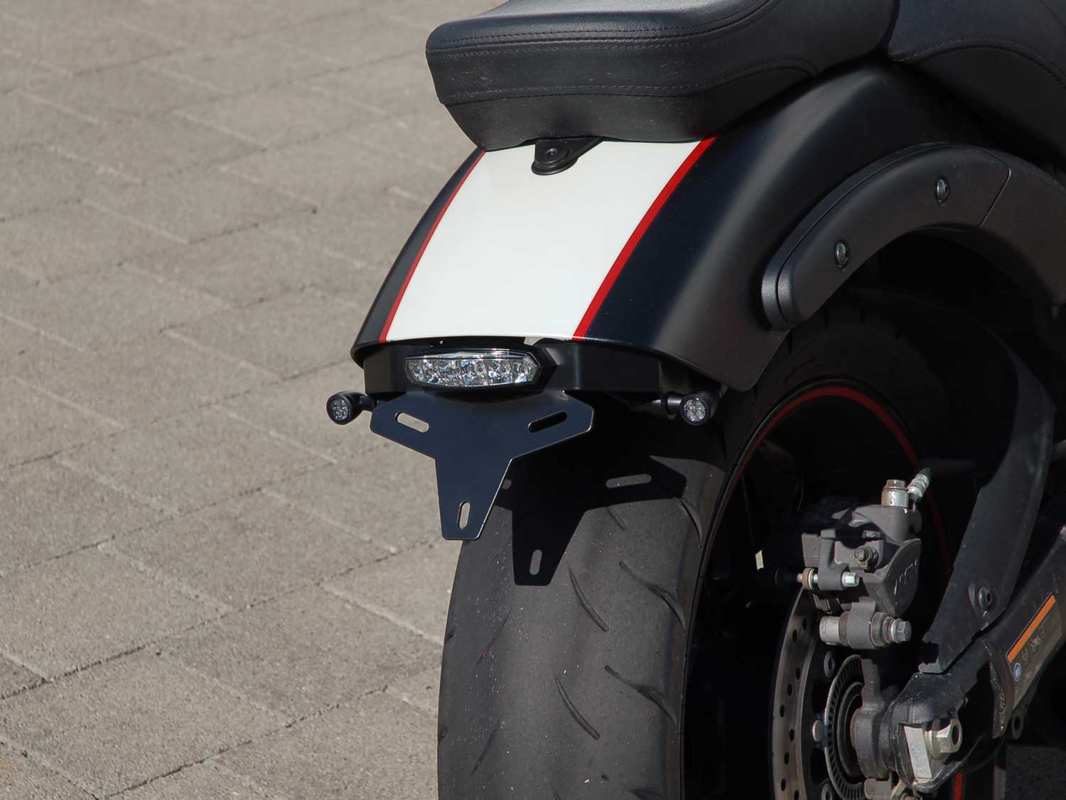 Portatarga per Kawasaki Vulcan S (2015-2026) Portatarga per Kawasaki Vulcan S (2015-2026) per indicatori di direzione originali