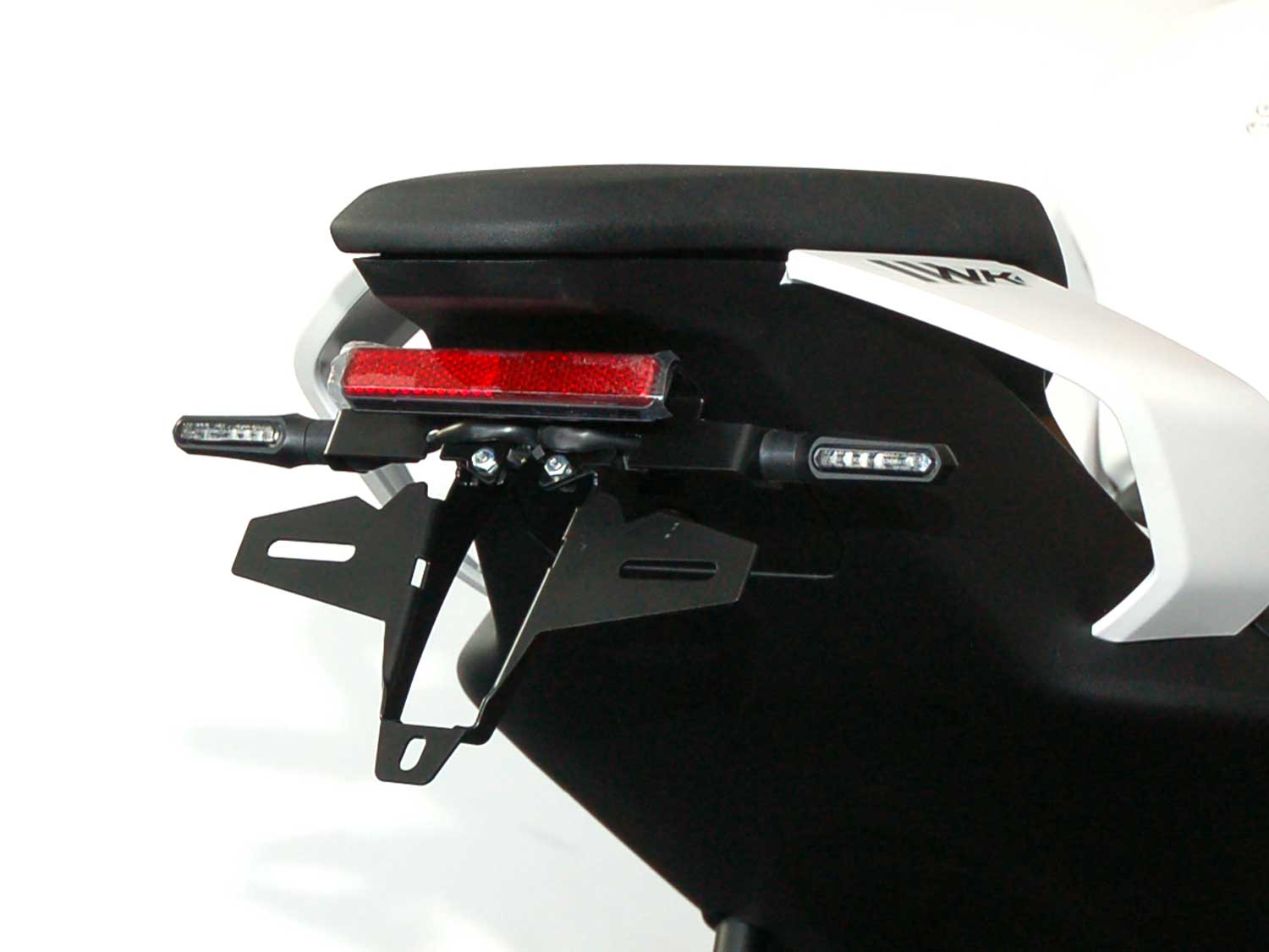 Portatarga IQ5RB per CFMoto 675NK | 675SR-R (2025-2026) Indicatore di direzione posteriore