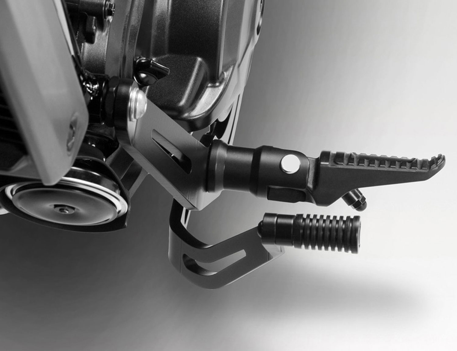 Kit di riposizionamento pedane per Honda CMX 1100 Rebel (2021-2024) per cambio manuale Kit di riposizionamento pedane per Honda CMX 1100 Rebel (2025-2026) per cambio manuale