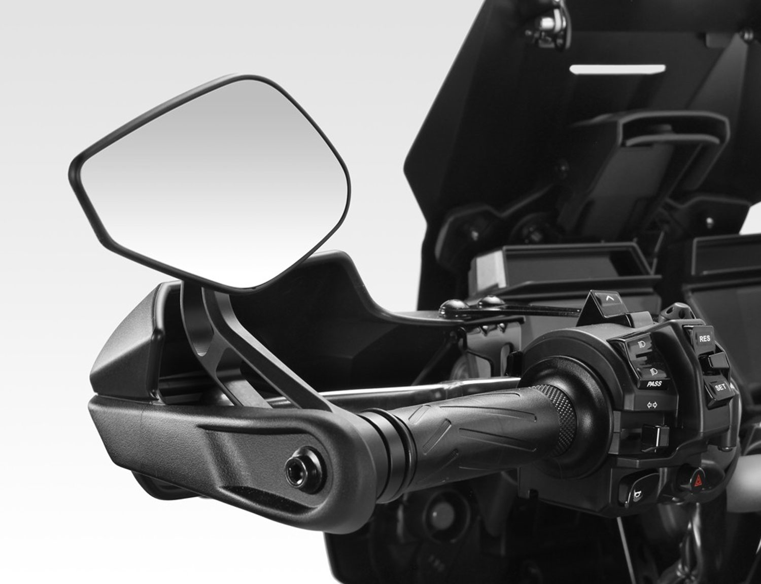 Specchio terminale Revenge SS con peso manubrio per Yamaha Tracer 9 (2025-2026) Specchio terminale Revenge SS con peso manubrio per Yamaha Tracer 9 (2025-2026)