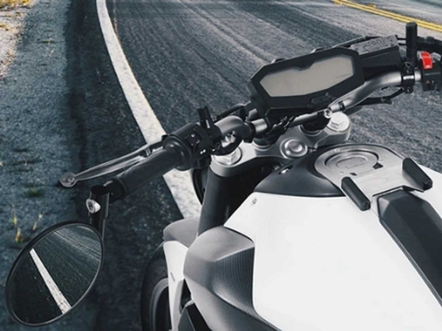 Specchio terminale del manubrio rotondo nero Braccio dello specchio regolabile M8