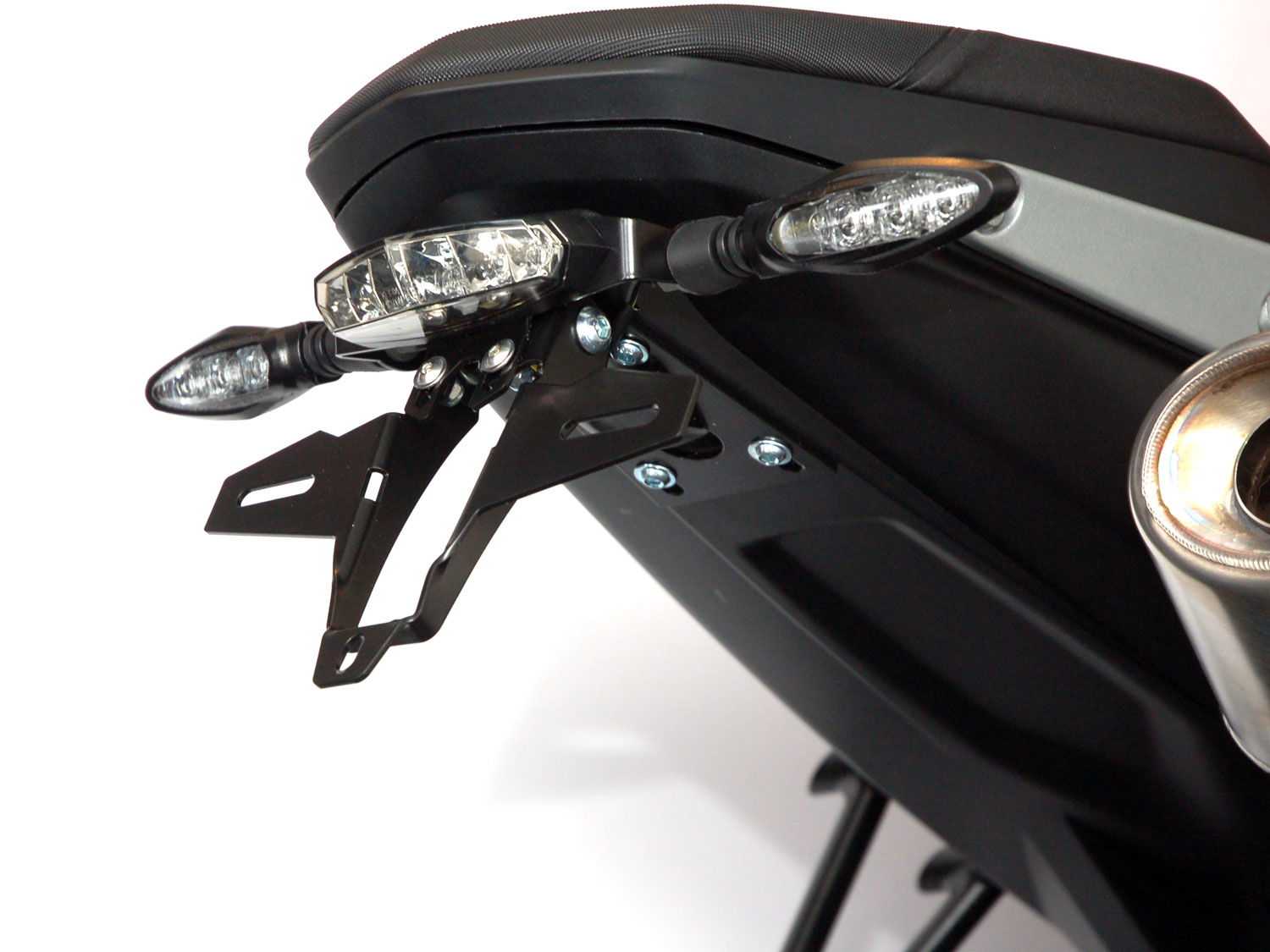 Porta targa IQ1 per KTM 790 | 890 Duke (2018-2026) con luce posteriore Porta targa IQ1 per KTM 790 | 890 Duke (2018-2026) con luce posteriore