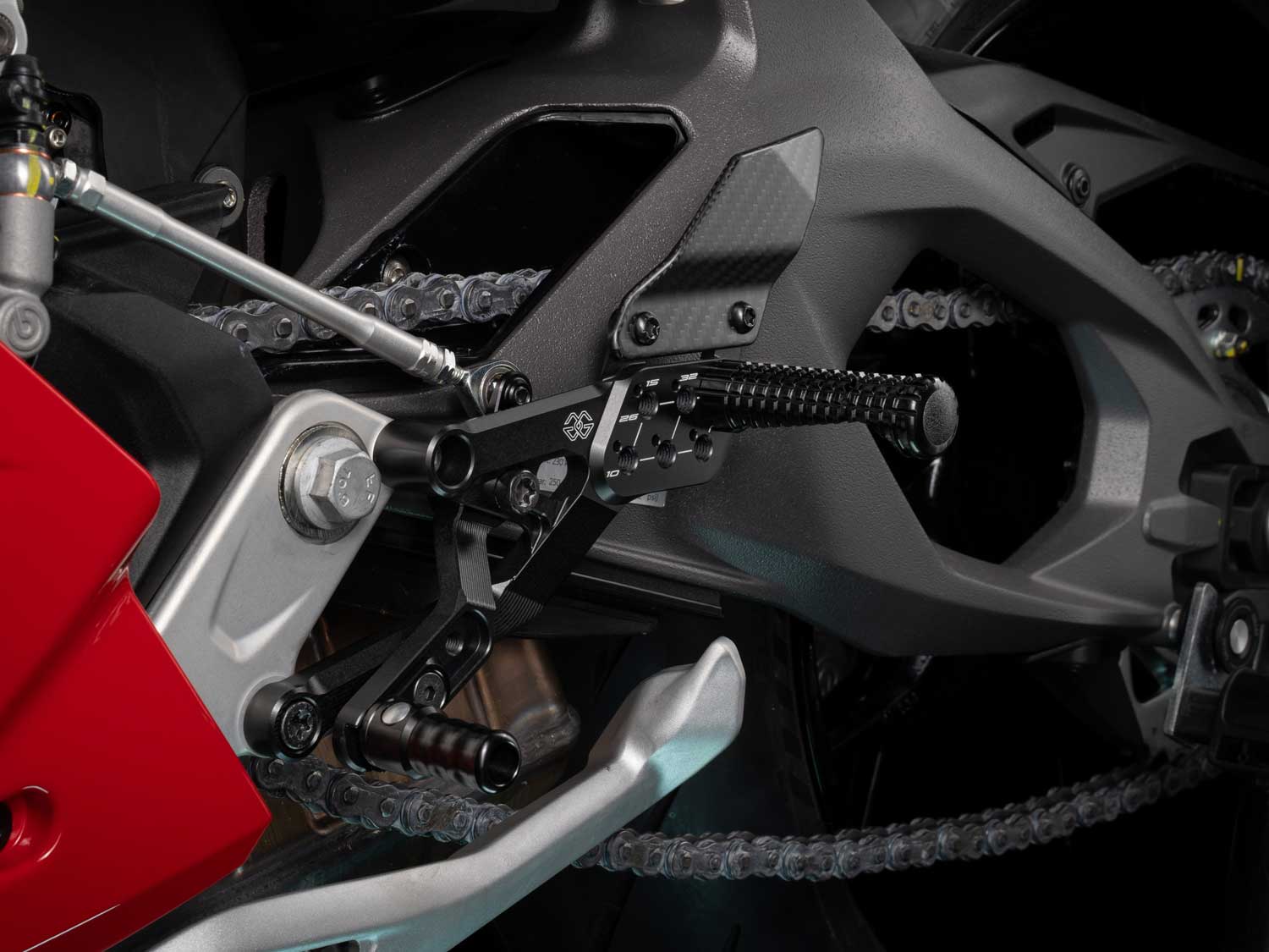 Sistema poggiapiedi FXR2-D02-BD per Ducati Panigale V2 (2025-2026)