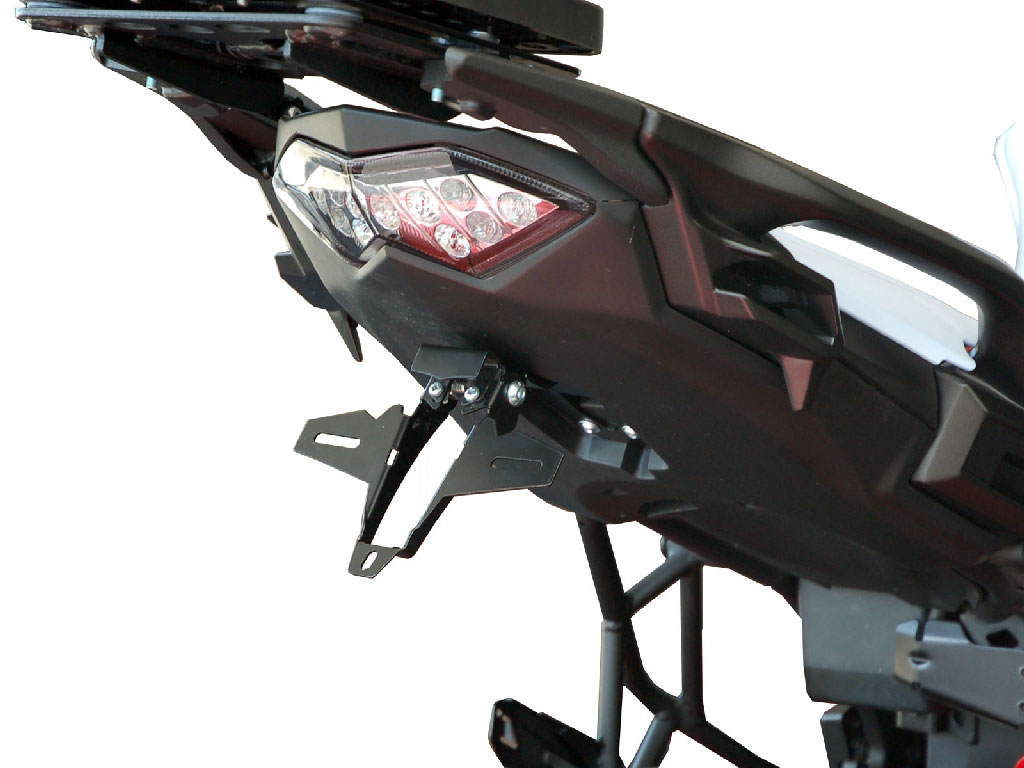 Porta targa IQ1 per Kawasaki Versys 650 (2015-2019) Kennzeichenhalter IQ1 für Kawasaki Versys 650 (2015-2020) für Originalblinker