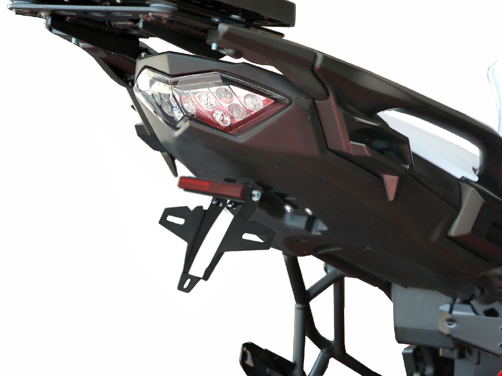 Porta targa IQ4 per Kawasaki Versys 650 (2015-2019) Kennzeichenhalter IQ4 für Kawasaki Versys 650 (2015-2020) für Originalblinker