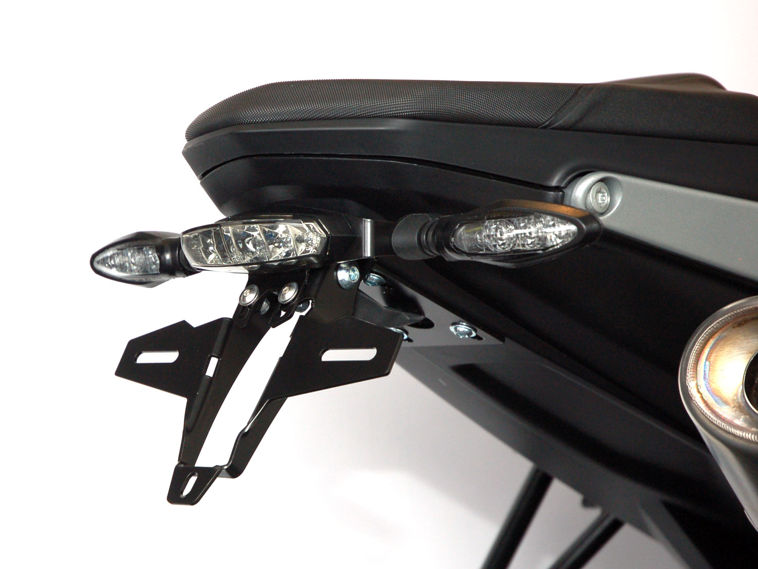 Porta targa IQ1 per KTM 790 | 890 Duke (2018-2026) con luce posteriore Porta targa IQ1 per KTM 790 | 890 Duke (2018-2026) con luce posteriore