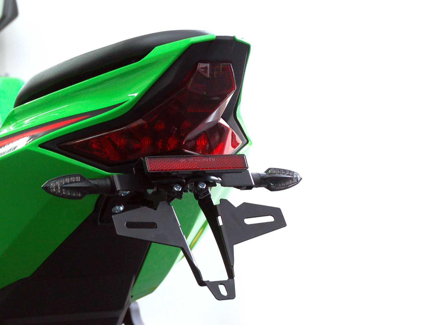Kennzeichenhalter IQ5 für Kawasaki Ninja ZX-4RR (2024-2025) für Zubehörblinker 1