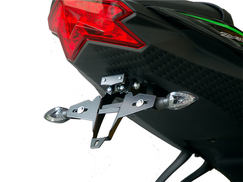 Porta targa IQ1 per Kawasaki ZX-6R 636 (2013-2016) Kennzeichenhalter IQ1 für Kawasaki ZX-6R 636 (2013-2016) für Originalblinker