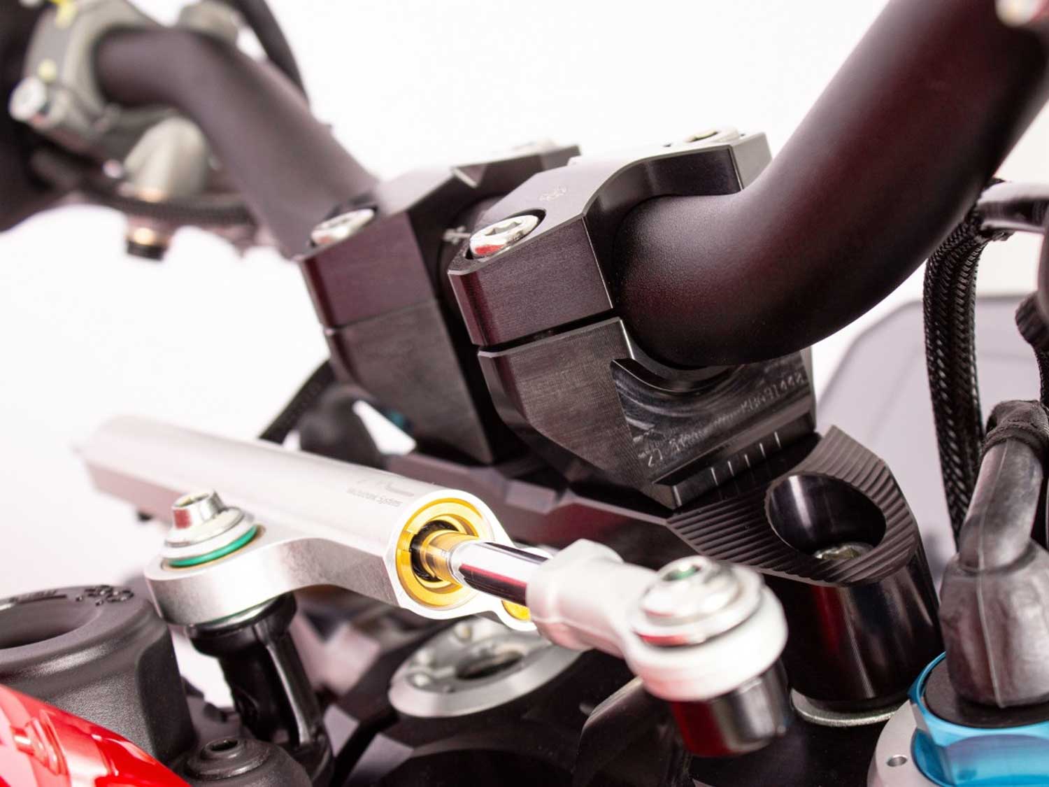 staffe manubrio regolabili 2DGT per Ducati Streetfighter