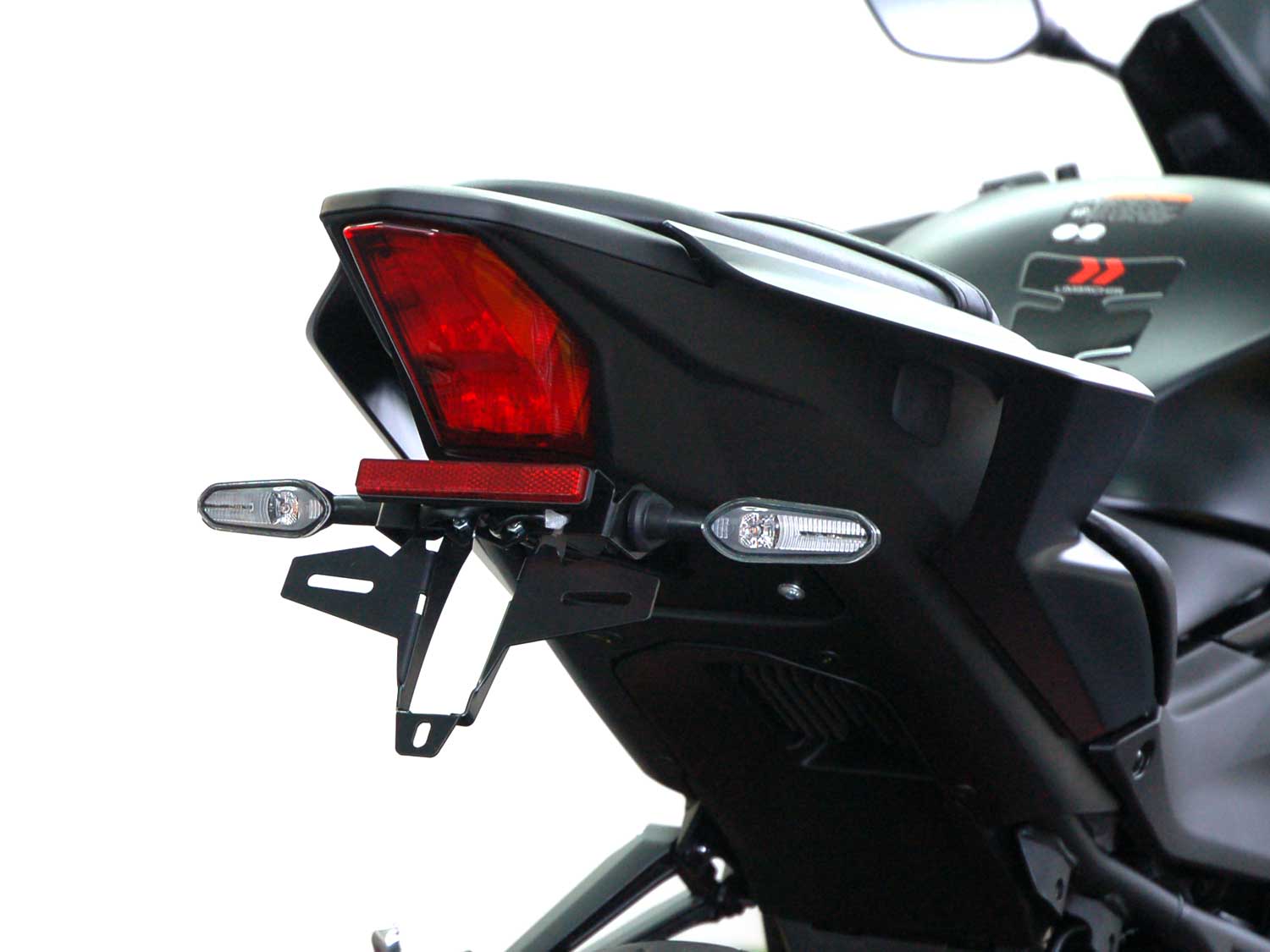 Portatarga IQ5 per Yamaha R3 (2025-2026) Portatarga IQ5 per Yamaha R3 (2025-2026) per indicatori di direzione originali
