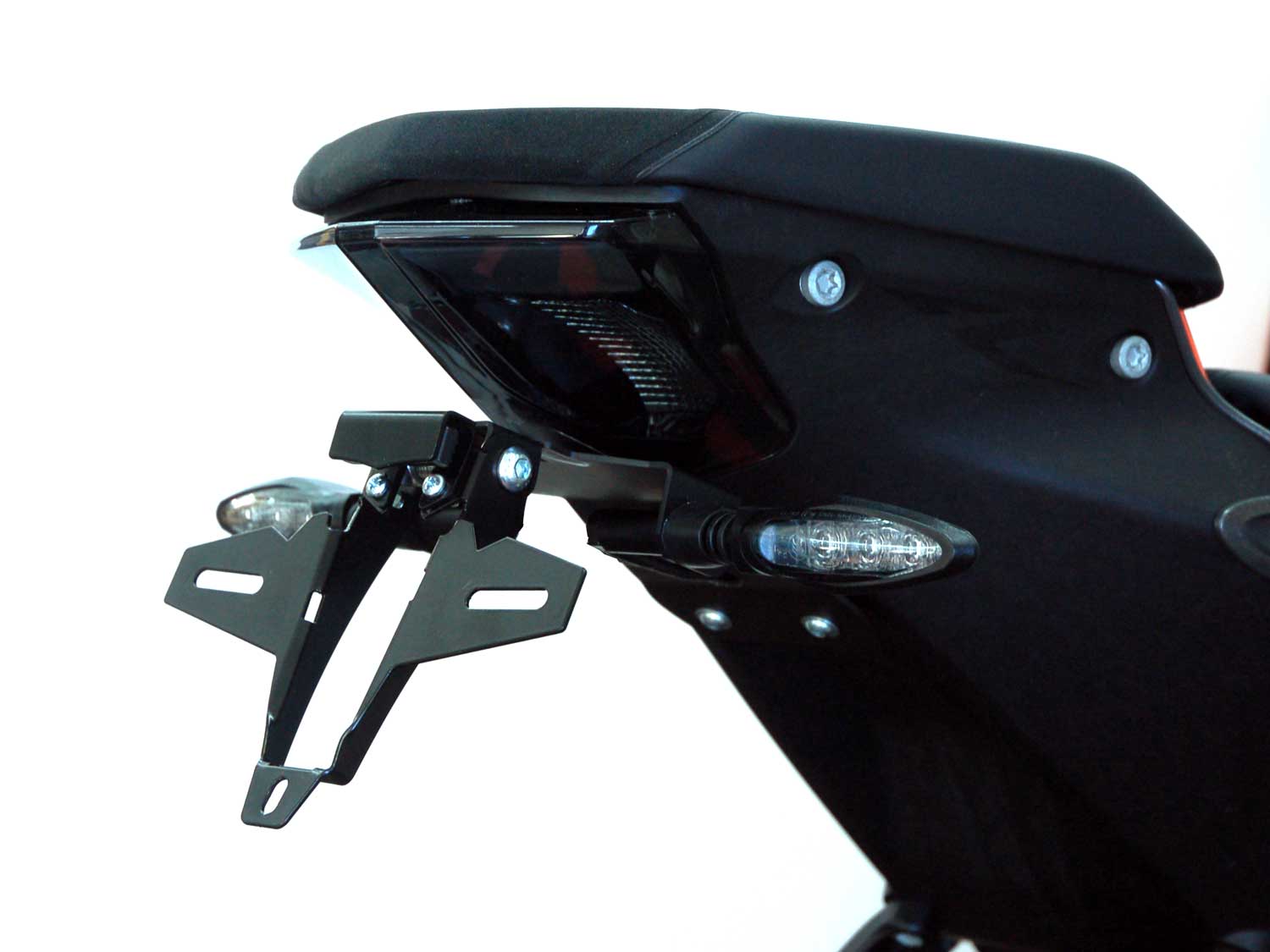 Porta targa IQ7 per KTM Super Duke R 1290 (2020-2023) Porta targa IQ7 per KTM Super Duke R 1290 (2020-2023)