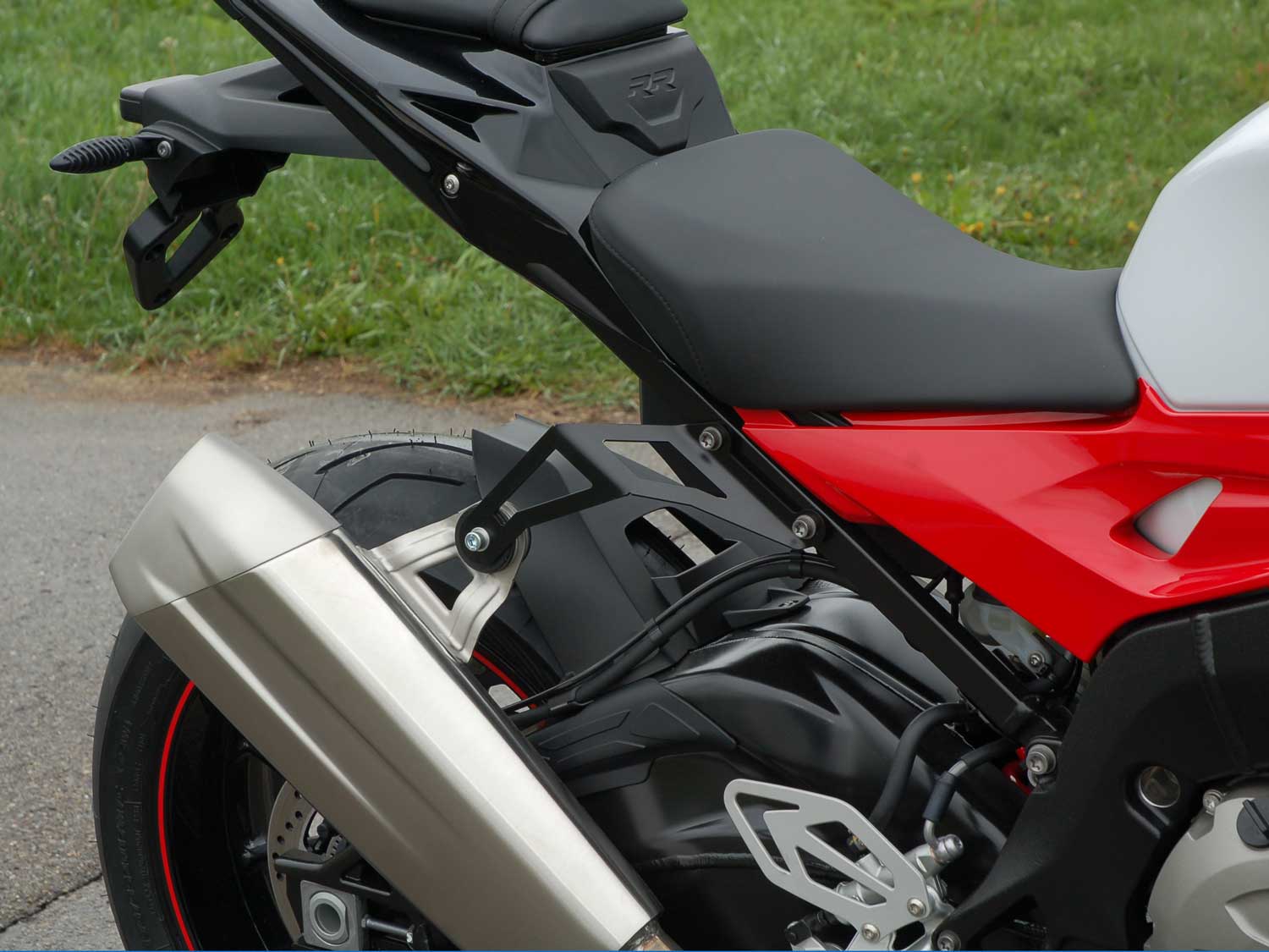 Supporto di scarico per BMW S1000RR (2017-2018) Supporto di scarico per BMW S1000RR (2017-2018)