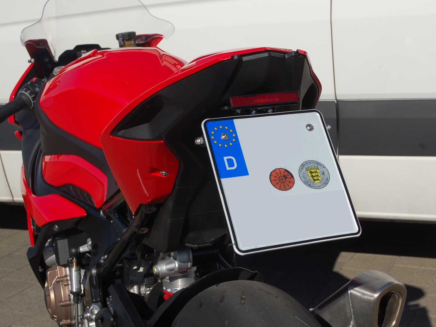 Portatarga IQ4 con indicatore per BMW S1000RR (2019-2026) Portatarga IQ4 con indicatore per BMW S1000R | M1000R (2021-2026)