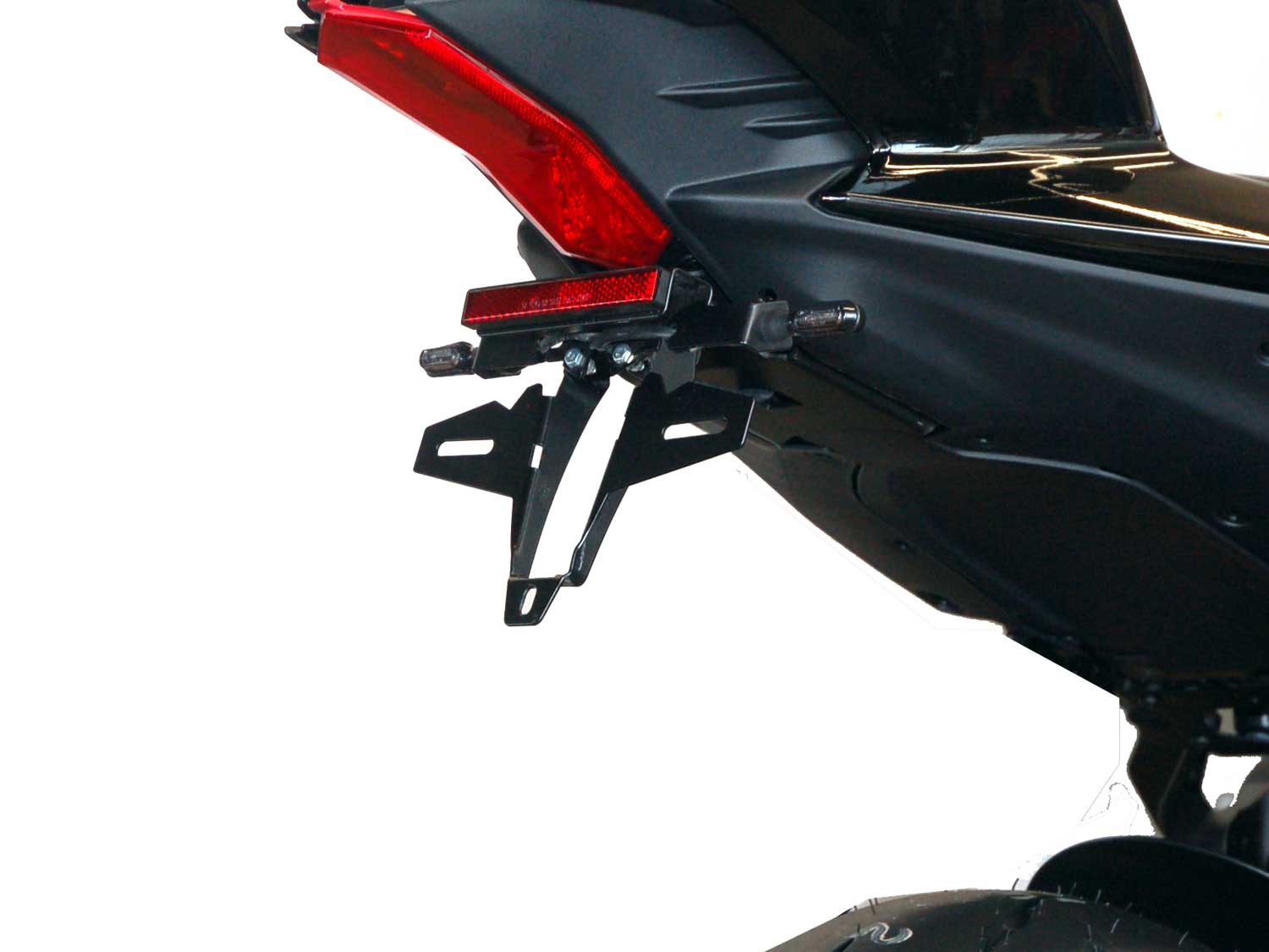 Portatarga IQ5 per Yamaha R9 (2025-2026) Portatarga IQ5 per Yamaha R9 (2025-2026) per indicatori di direzione originali