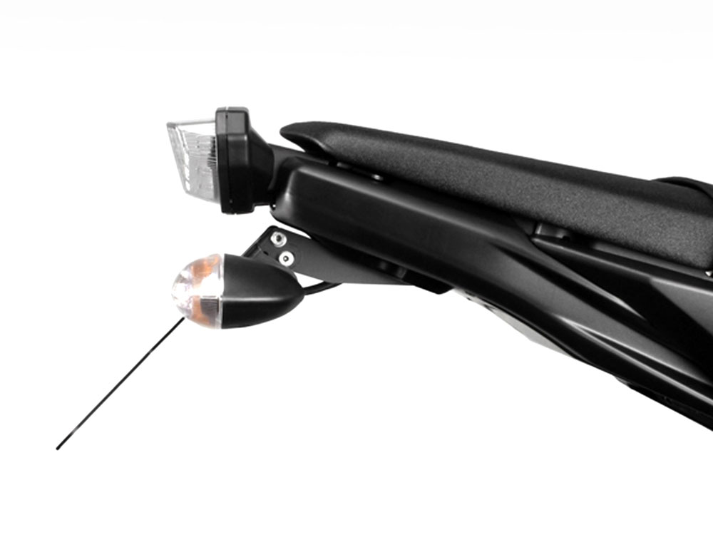 Porta targa per Yamaha MT-09 con fanale posteriore OEM (2013-2016) Porta targa per Yamaha MT-09 con fanale posteriore OEM (2013-2016)