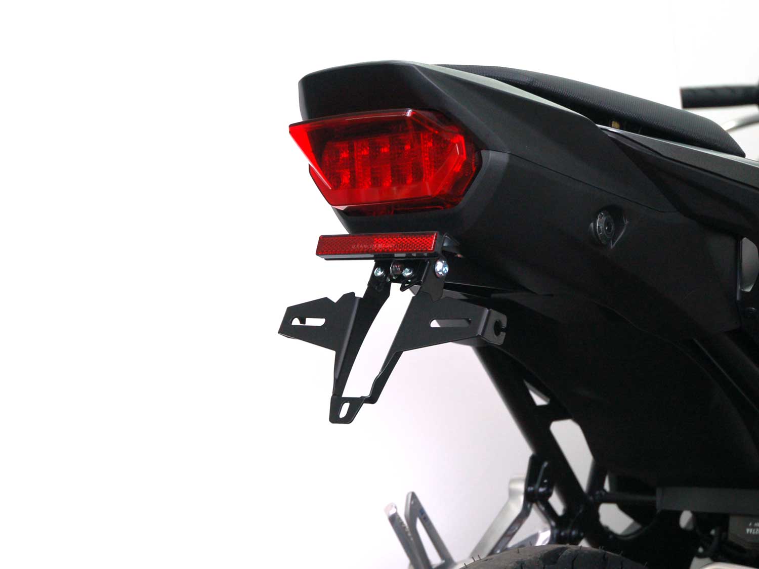 Portatarga IQ4 per Honda CB750 Hornet (2023-2026) (ZB) (D) Portatarga IQ4 per Honda CB750 Hornet (2023-2026) (ZB) (D)