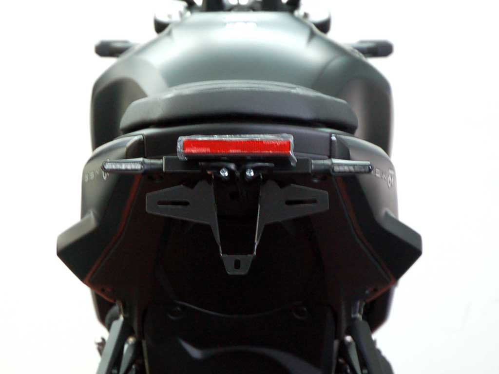 Kennzeichenhalter IQ5RB für Suzuki GSX-8T | GSX-8TT (2025-2026) Rücklicht-Blinker