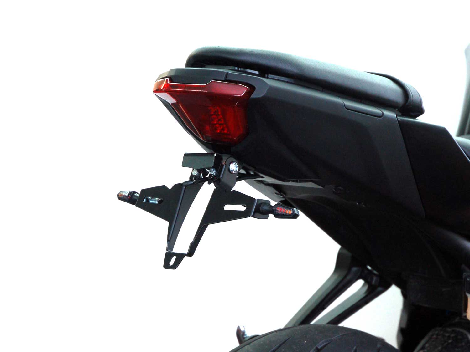 Portatarga IQ1 per Yamaha MT-07 (2025-2026) per indicatori di direzione originali