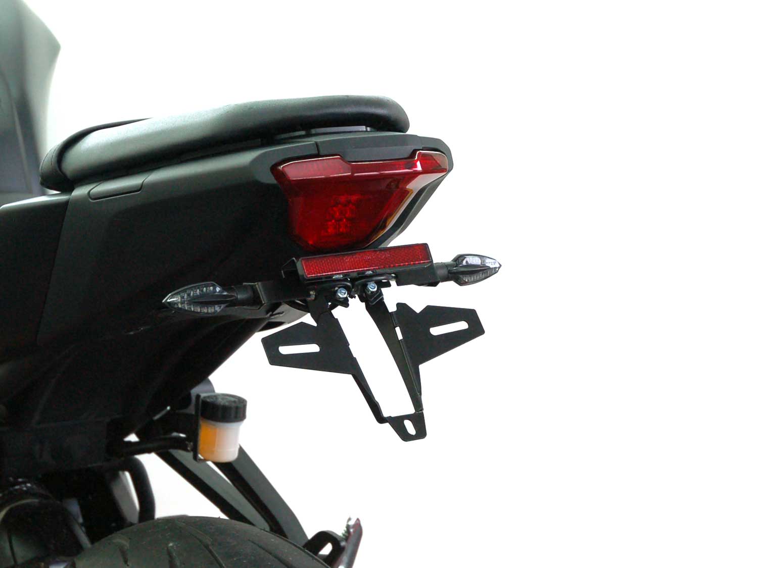 Portatarga IQ5 per Yamaha MT-07 (2025-2026) Portatarga IQ5 per Yamaha MT-07 (2025-2026) per indicatori di direzione originali