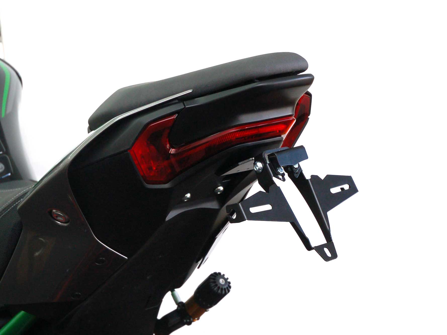 Portatarga IQ1 per Kawasaki Z900 | Z900 SE (2025-2026) per indicatori di direzione originali