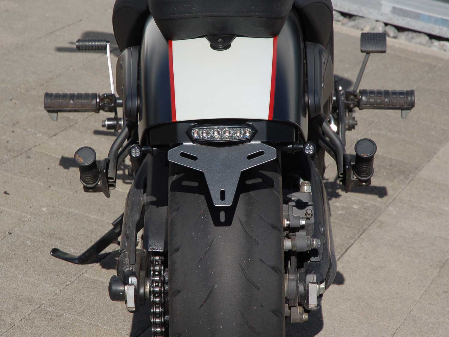 Portatarga per Kawasaki Vulcan S (2015-2026) Portatarga per Kawasaki Vulcan S (2015-2026) per indicatori di direzione originali