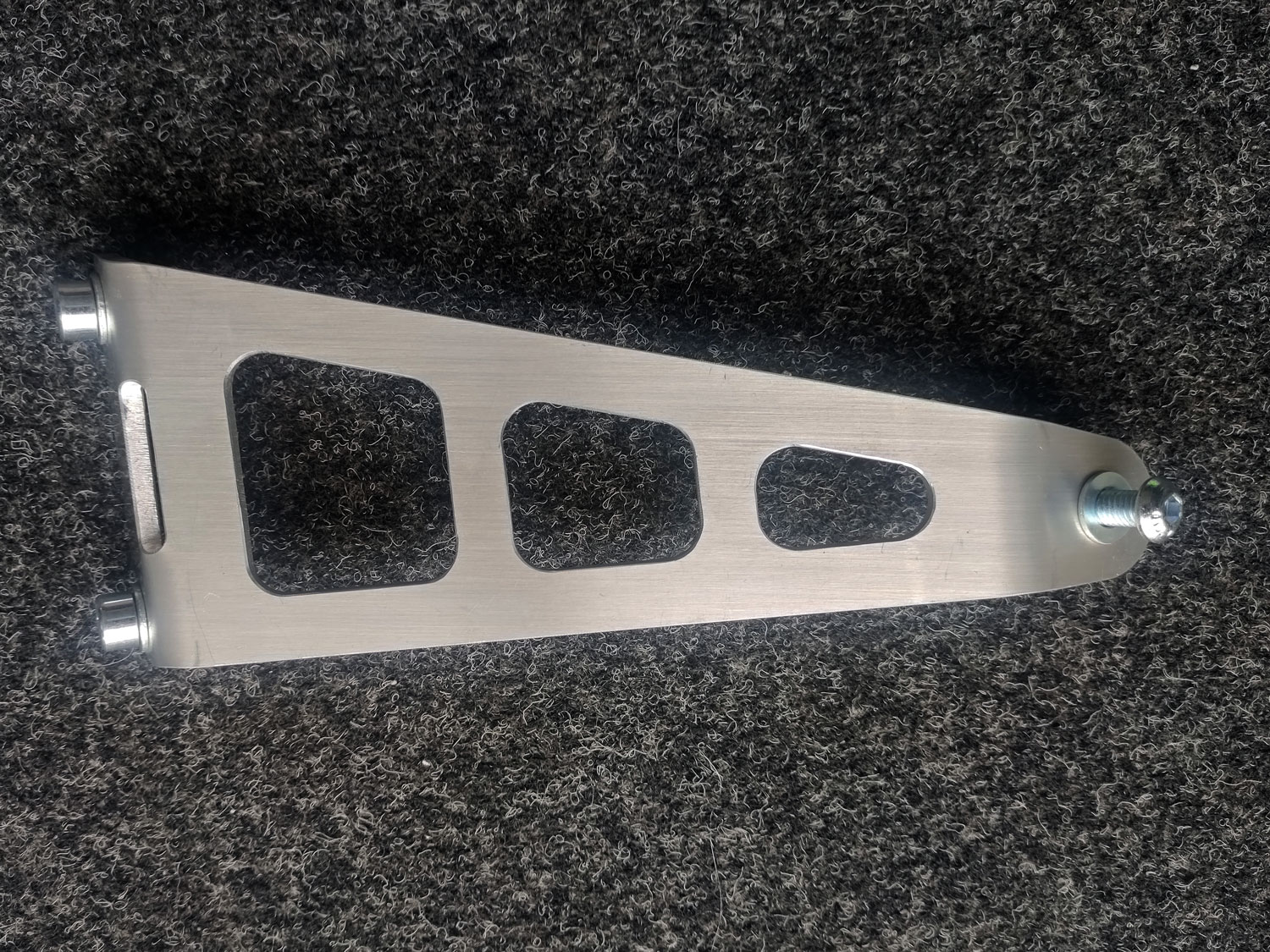 Supporto per scarico per Suzuki GSX-R 600 | 750 (2011-2018) Supporto per scarico per Suzuki GSX-R 600 | 750 (2011-2018)