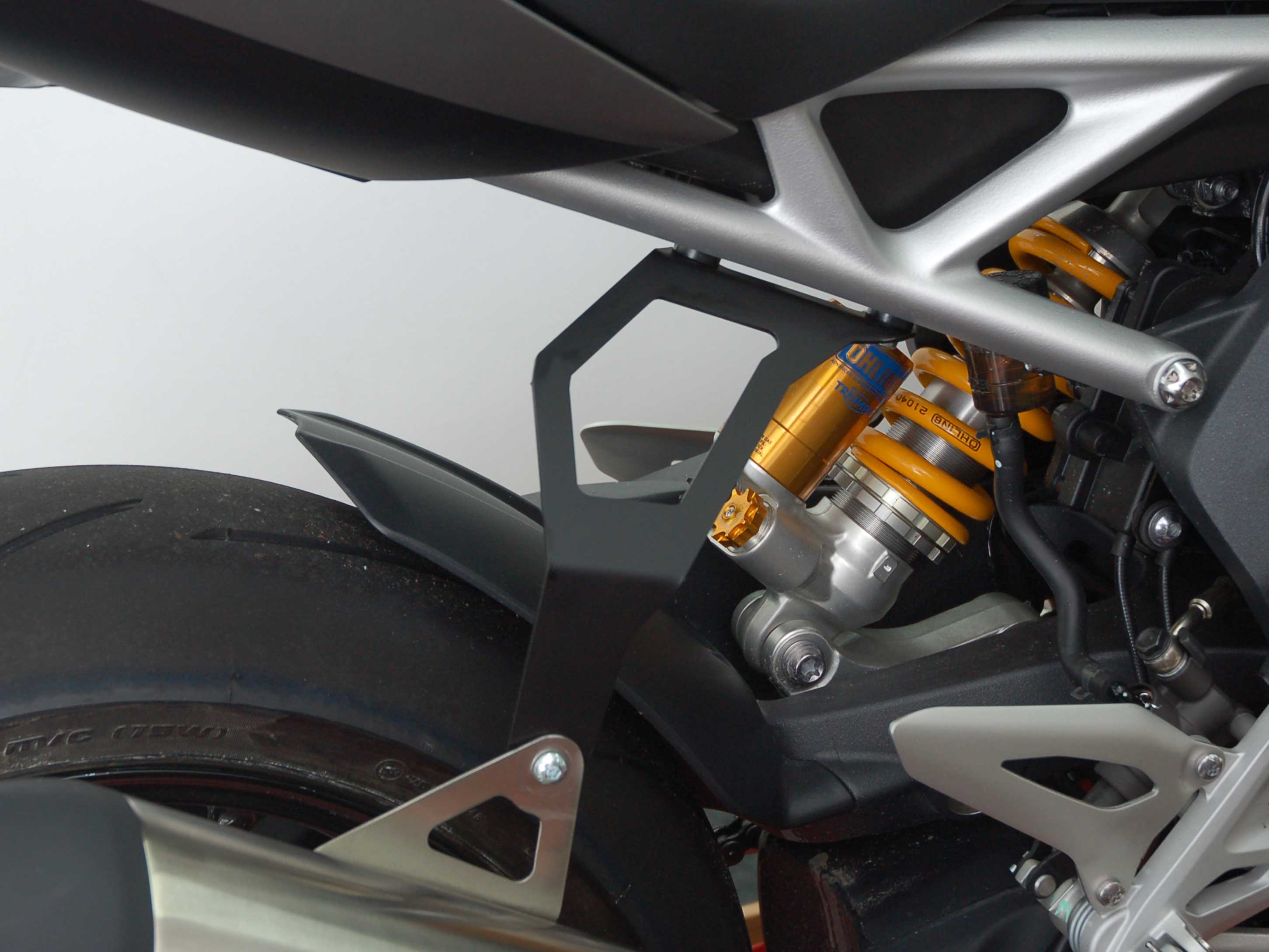 Supporto di scarico per Triumph Speed Triple 1200 RS | RR (2021-2026) Supporto di scarico per Triumph Speed Triple 1200 RS | RR (2021-2026)