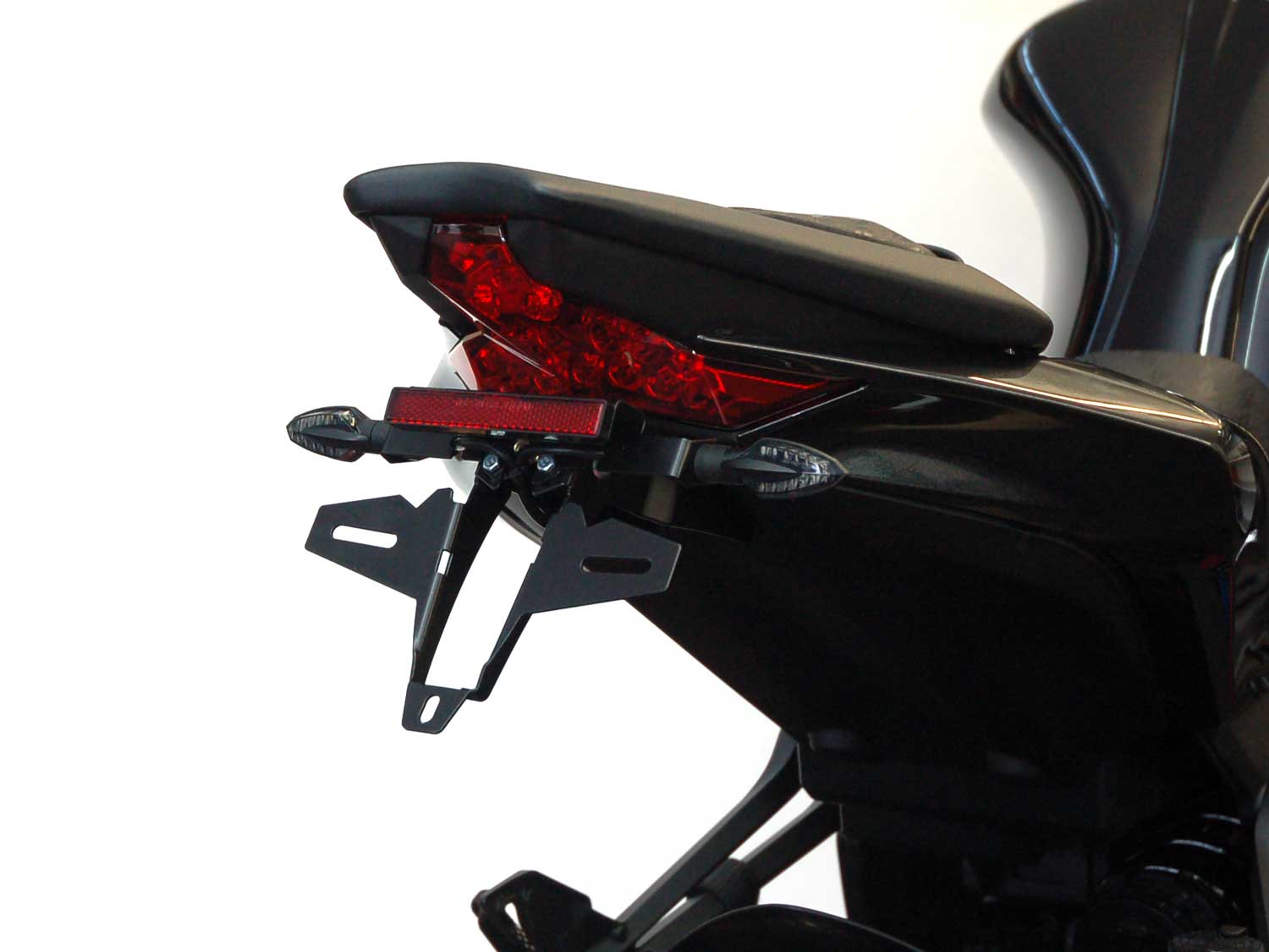 Portatarga IQ5 per Kawasaki Z1100 | Z1100 SE (2026-2027) per indicatori di direzione originali Portatarga IQ5 per Kawasaki Z650 S (2026-2027) per indicatori di direzione originali