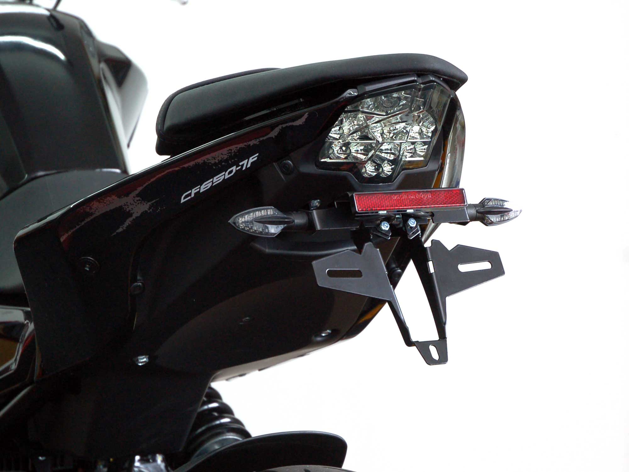 Portatarga IQ5 per CFMoto 650NK (2020-2024) per OB Portatarga IQ5 per CFMoto 650NK (2020-2024) per OB