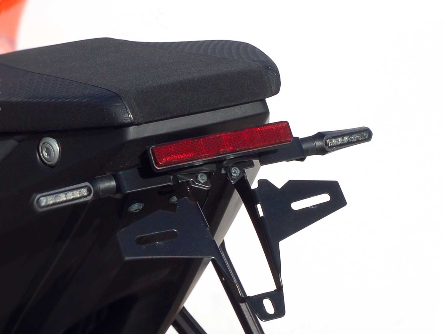 Portatarga IQ5RB per KTM SuperDuke R | EVO 1390 (2024-2025) Indicatore luminoso posteriore Portatarga IQ5RB per KTM SuperDuke R | EVO 1390 (2024-2025) Indicatore luminoso posteriore