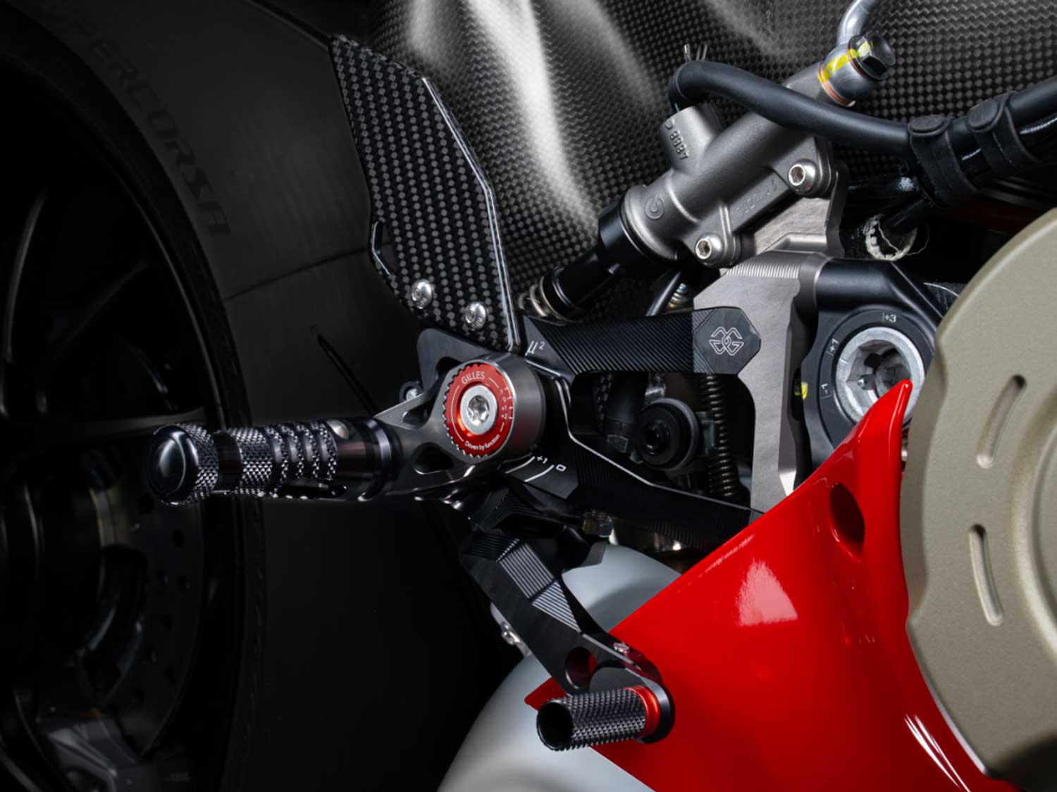 Sistema di poggiapiedi MUE2-D01 per Ducati Panigale V4 | V4R | V4S | V4SP Sistema di poggiapiedi MUE2-D01 per Ducati Panigale V4 | V4R | V4S | V4SP