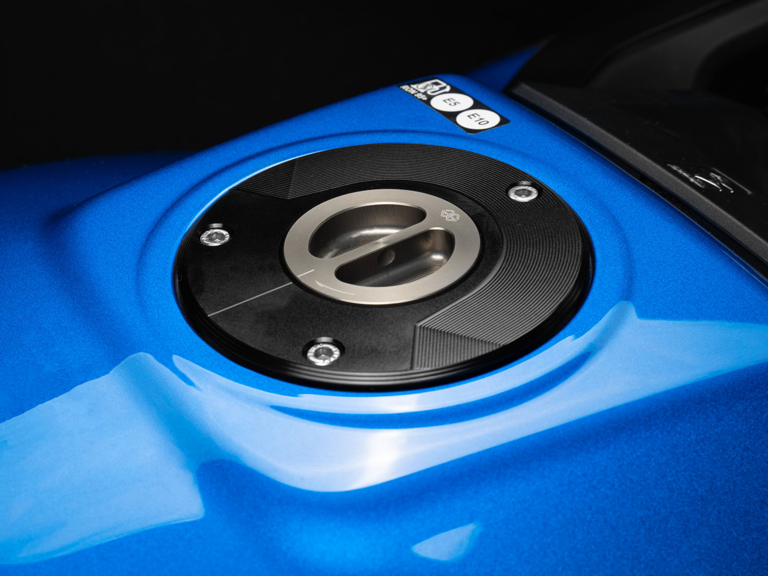Tappo del serbatoio del carburante per Suzuki (vedi elenco) Tappo del serbatoio del carburante per Suzuki (vedi elenco)
