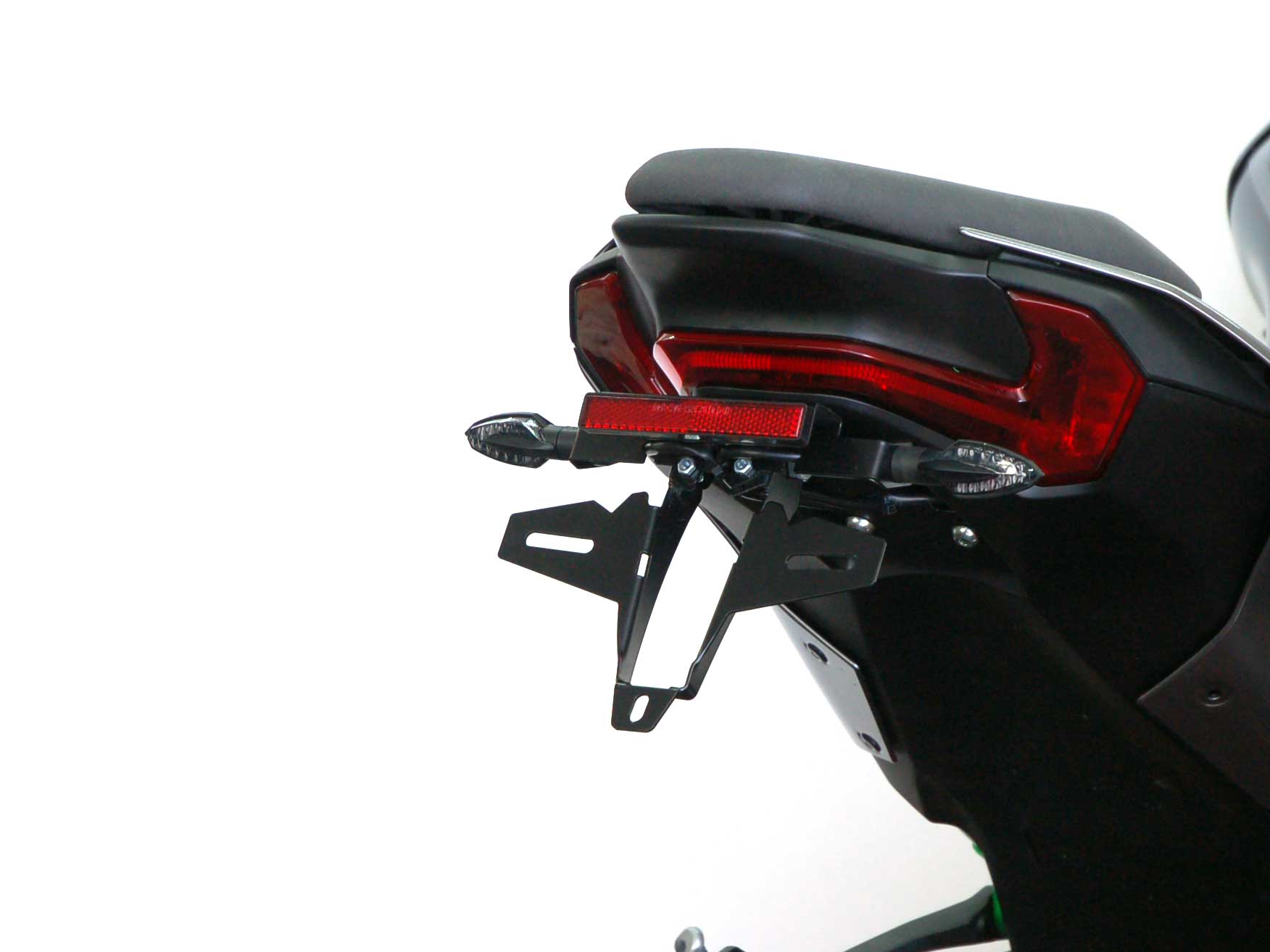 Portatarga IQ5 per Kawasaki Z900 | Z900 SE (2025-2026) per indicatori di direzione originali