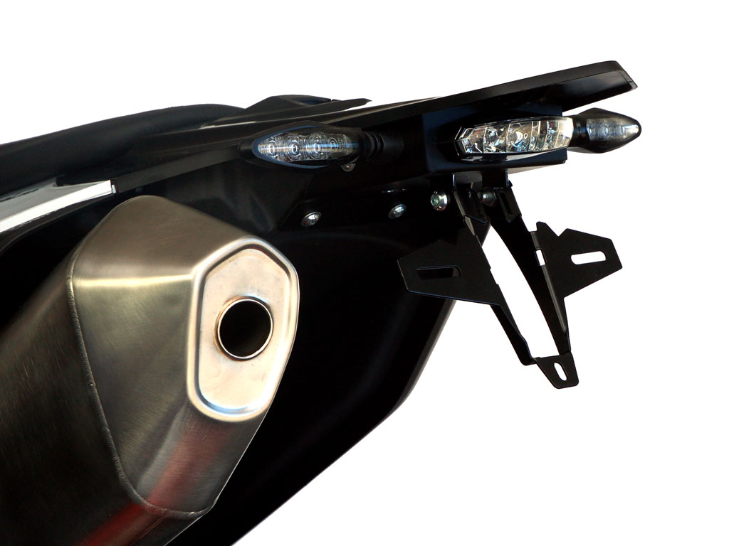 Porta targa IQ1 per KTM 690 SMC R (2019-2025) con luce posteriore Porta targa IQ1 per KTM 690 SMC R (2019-2022) con luce posteriore