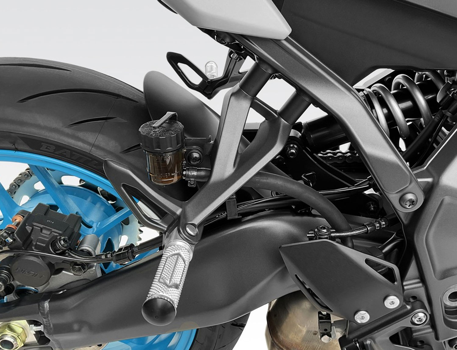 Abbassamento pedana passeggero per Yamaha MT-09 (2024-2026) Abbassamento pedana passeggero per Yamaha MT-09 (2024-2026)