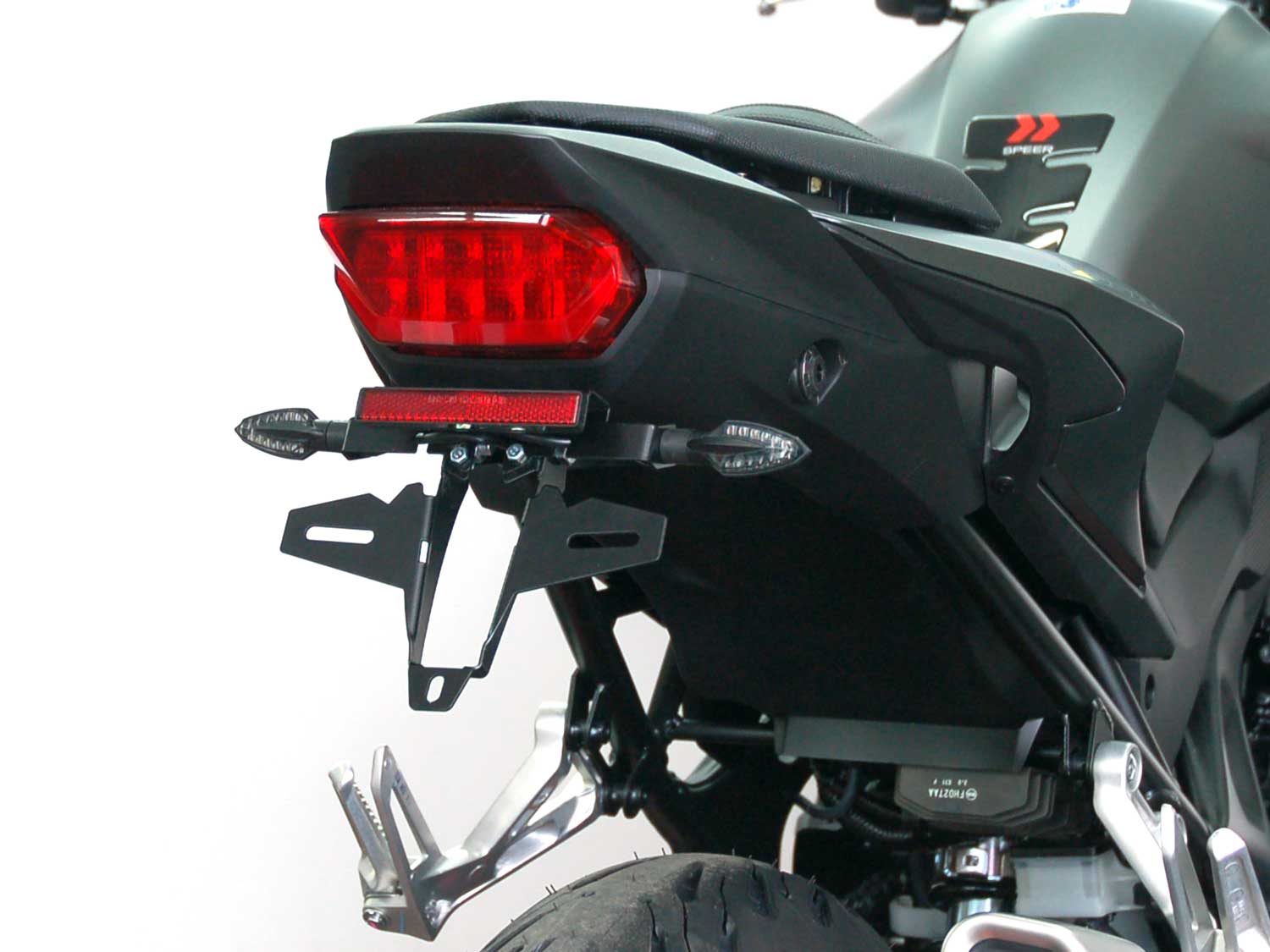 Portatarga IQ5 per Honda CB750 Hornet (2023-2026) per ZB Portatarga IQ5 per Honda CB750 Hornet (2023-2026) per ZB
