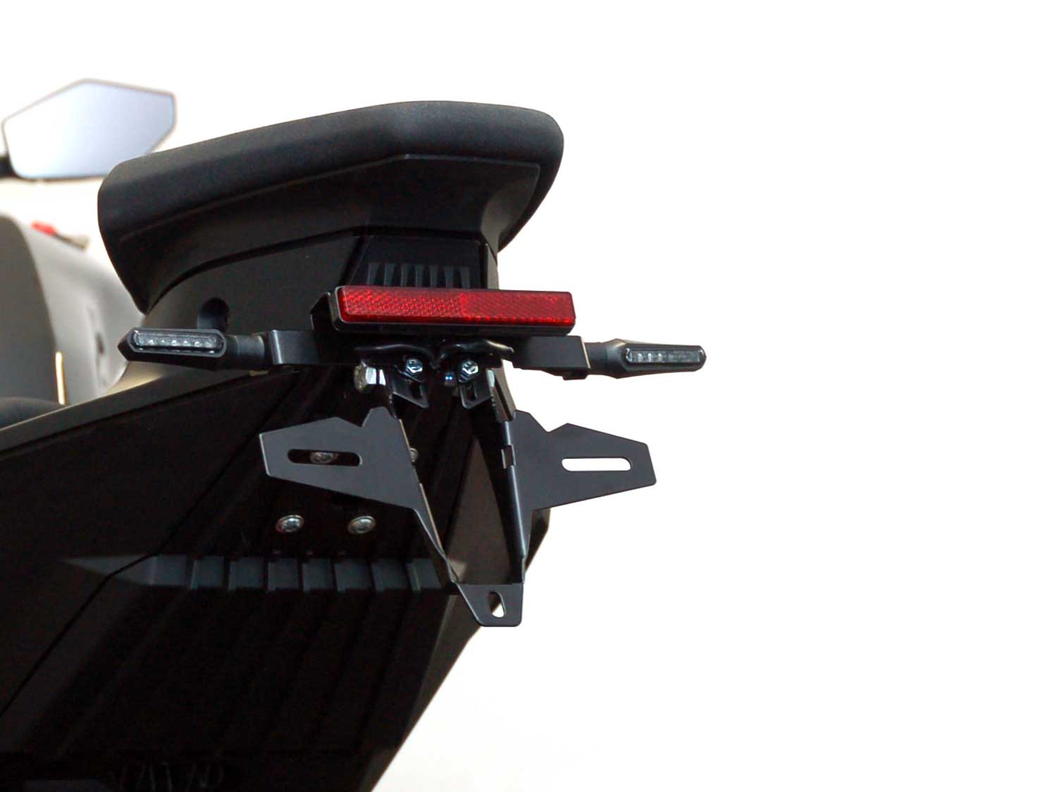 Portatarga IQ5RB per KTM 990 RC R (2026-2027) Indicatore di direzione posteriore Portatarga IQ5RB per KTM 990 RC R (2026-2027) Indicatore di direzione posteriore