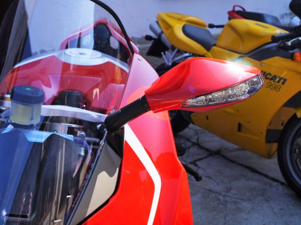 Turn signal mirror 7726-7727 red for Ducati Panigale V4 | V2