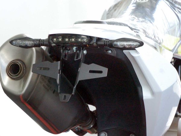 Porta targa IQ1 per Husqvarna 701 (2016-202020) con luce posteriore