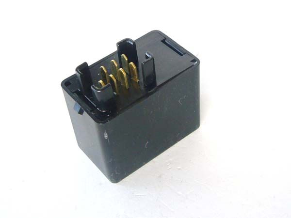 Flasher relay for various Suzuki models (7-pole)